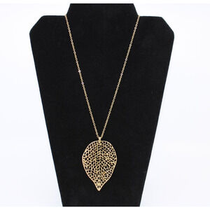 A3 Flawless AMRITA SINGH Goldtone Lux Leaf Statement Pendant Necklace